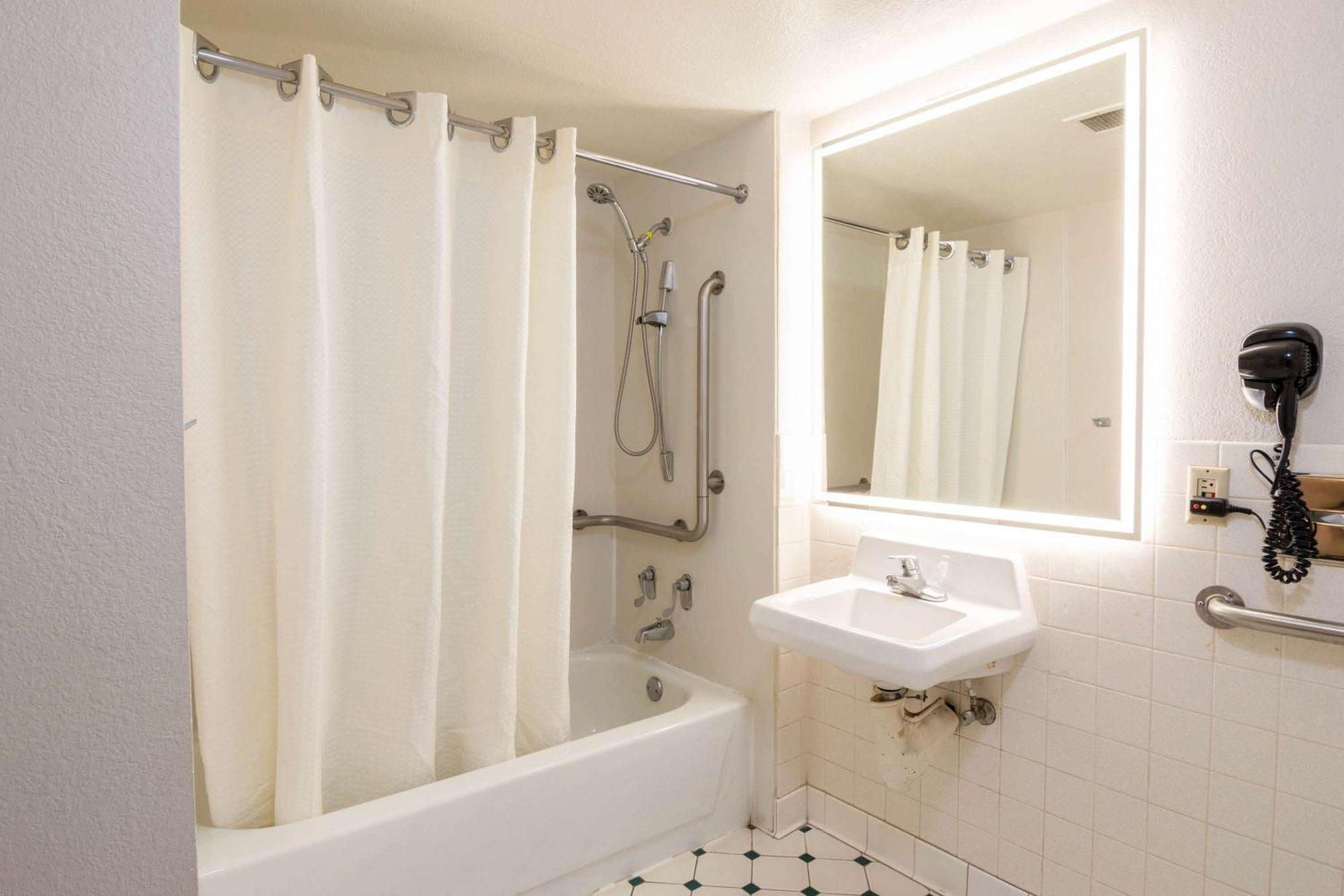 La Quinta By Wyndham Stockton