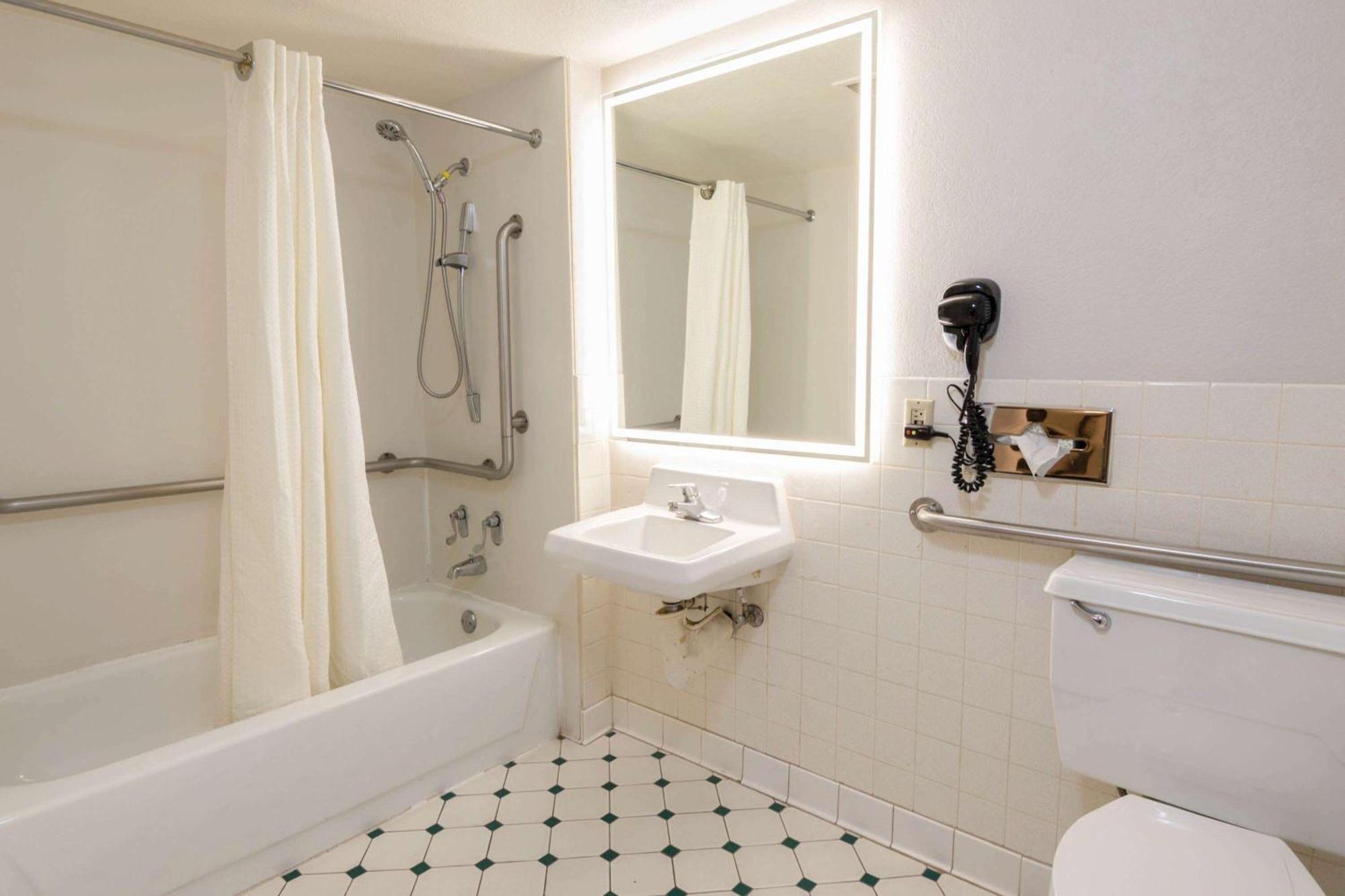 La Quinta By Wyndham Hotel Stockton