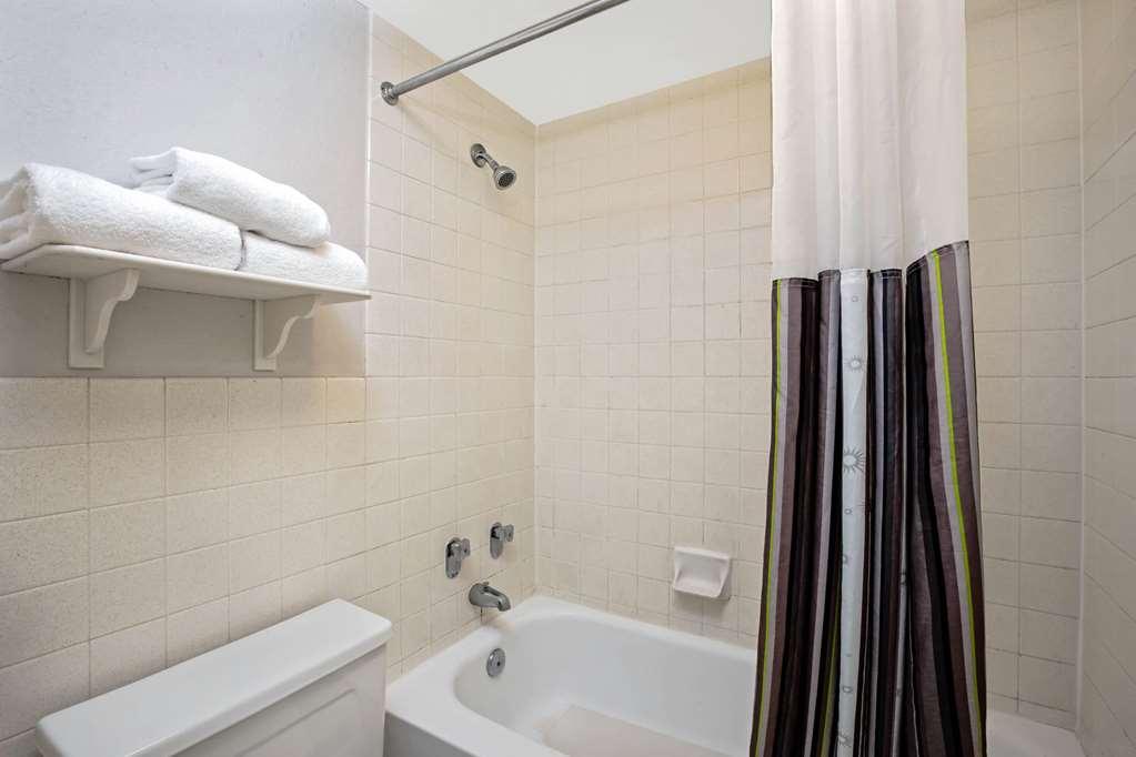 La Quinta By Wyndham Hotel