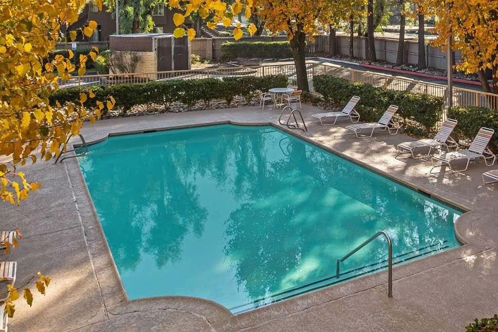 Hotel La Quinta By Wyndham 3*