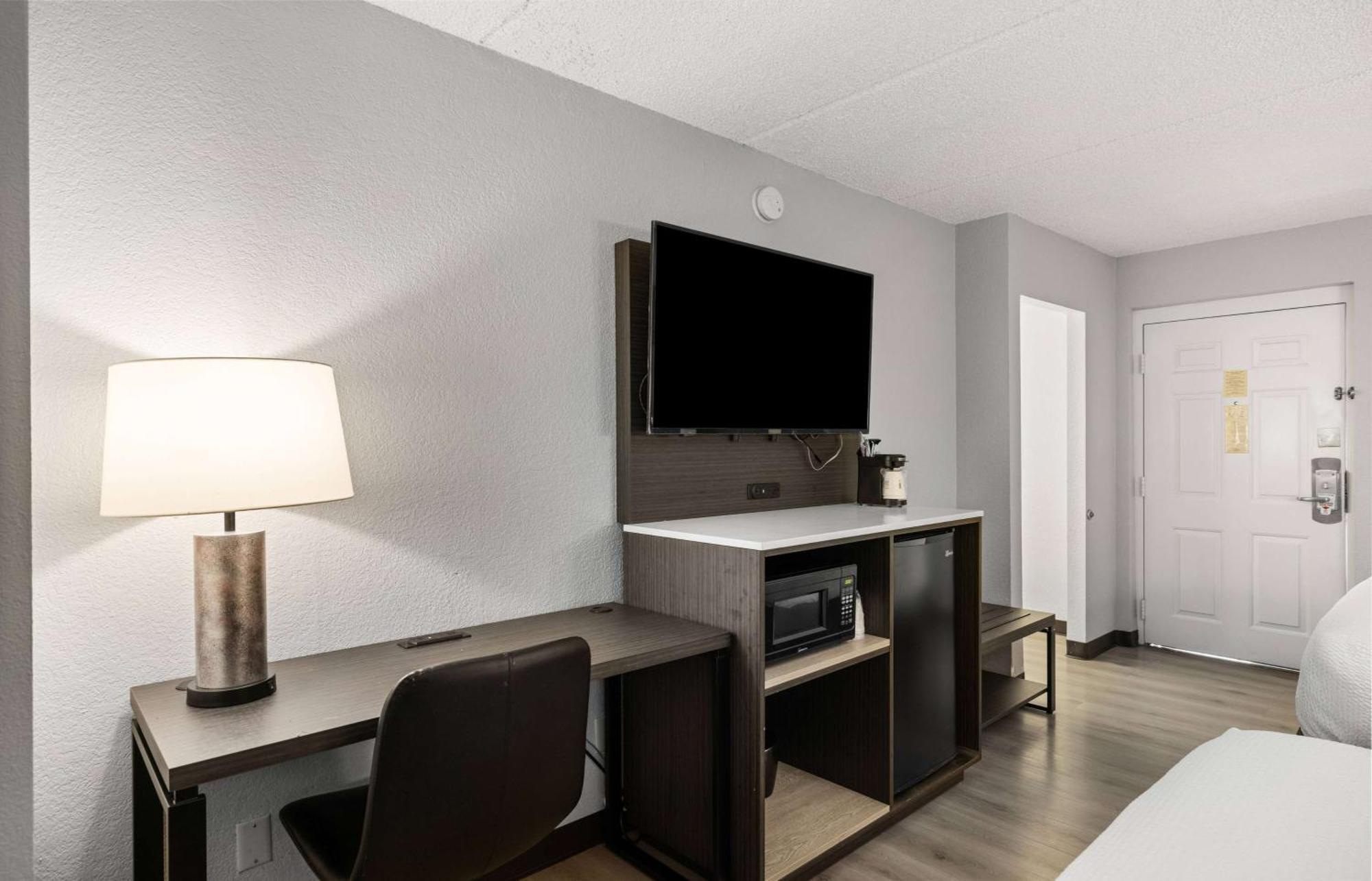 La Quinta By Wyndham Hotel